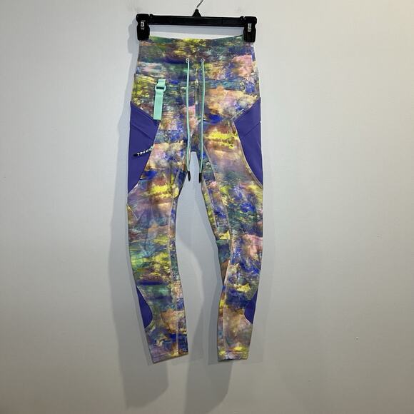 Lululemon Cargo SHR Hiking Tight 25” Size 4 Women Activewear Super High Rise - Picture 1 of 6